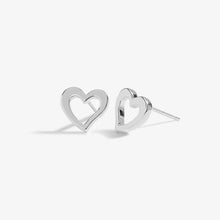 Load image into Gallery viewer, MOTHER&#39;S DAY FROM THE HEART GIFT BOX  LOVE YOU MUM  Silver Plated  Earrings
