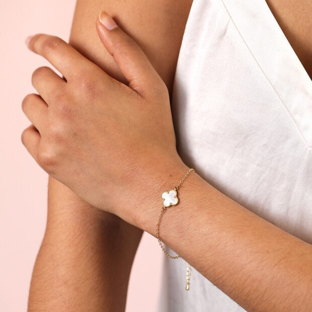 Shell Flower Charm Bracelet in Gold – Zebra Blush