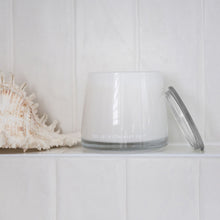 Load image into Gallery viewer, Unwind Therapy Candle Coconut & Water Flower
