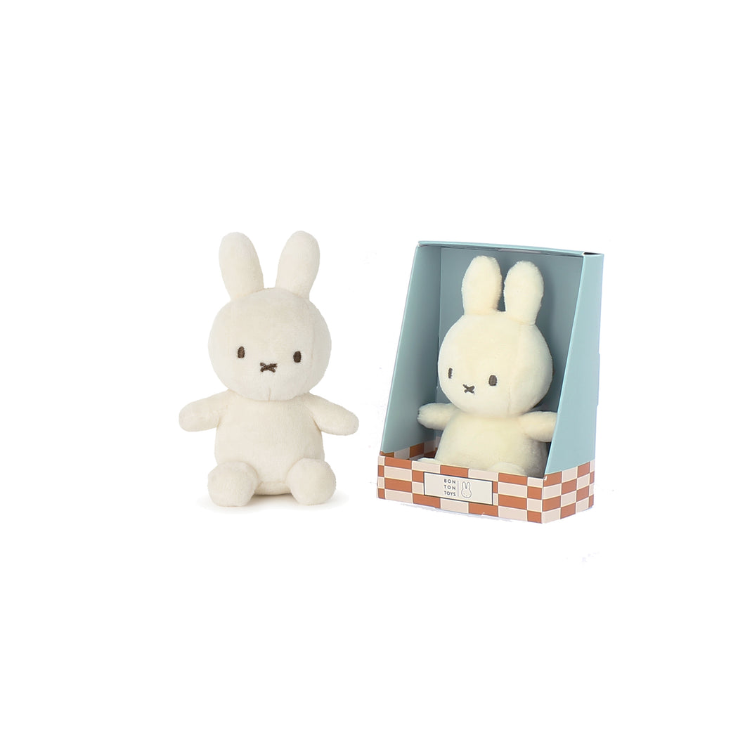 Miffy Lucky Charm Cream in Giftbox 10 cm 4