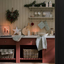 Load image into Gallery viewer, Double Oven Glove Christmas Stags
