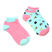 Load image into Gallery viewer, PINK &amp; BABY BLUE CAT PATTERN 2 PAIR PACK TRAINER SOCKS
