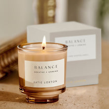 Load image into Gallery viewer, SENTIMENT CANDLE  BALANCE  Fresh Linen and White Lily  8.9cm x 8.6cm x 8.6cm

