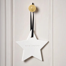 Load image into Gallery viewer, CERAMIC STAR HANGING DIFFUSER  FESTIVE  Cinnamon and Nutmeg Chai  9.2cm x 8.8cm x 6.5cm
