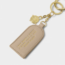 Load image into Gallery viewer, KEEPSAKE CHARM KEYRING  LOVE MAKES A HOUSE A HOME THIS IS OUR HAPPY PLACE  Light Taupe  7.5cm x 4
