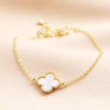 Load image into Gallery viewer, Shell Flower Charm Bracelet in Gold
