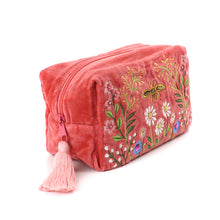 Load image into Gallery viewer, SALMON PINK WILD MEADOW TRAVEL MAKE UP BAG

