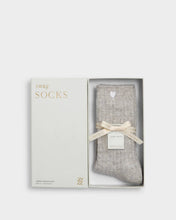 Load image into Gallery viewer, GIFT BOXED CHUNKY KNIT SOCKS HEART Mink One Size
