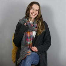 Load image into Gallery viewer, LIGHT GREY TINY HEART JACQUARD SCARF
