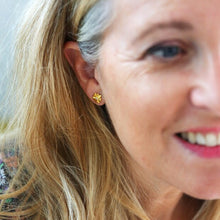 Load image into Gallery viewer, Daisy Stud Earrings in Gold

