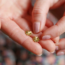 Load image into Gallery viewer, Daisy Stud Earrings in Gold
