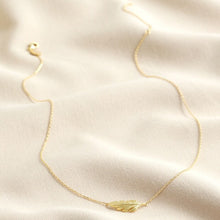 Load image into Gallery viewer, Feather Necklace Gold / Silver
