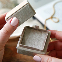 Load image into Gallery viewer, Natural Velvet Necklace Box
