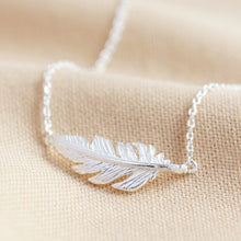 Load image into Gallery viewer, Feather Necklace Gold / Silver

